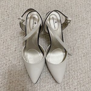 Bandolino two tone sling back pumps